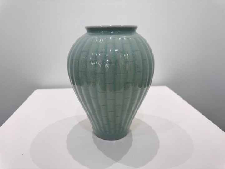 제2회 온라인 경매 작품 청자양각죽절문호(火木) ⓒ강진군