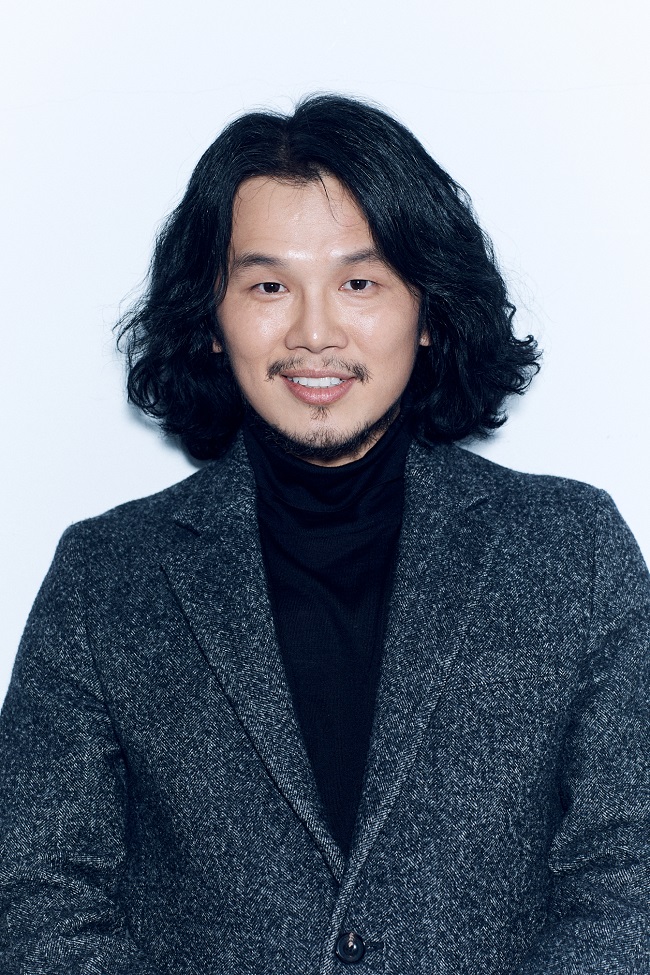 ▲영화 귤레귤레(Güle-Güle)로 고향 영광 방문을 앞둔 배우 정춘(본명 이정춘).  [사진=주식회사 필름초이스]