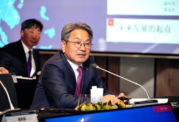 강기정 광주시장이 '제3회 한중 지사·성장 회의'에서 '한중지방정부 산업혁신과 상생의 길'을 주제로 발표하고 있다 ⓒ광주광역시