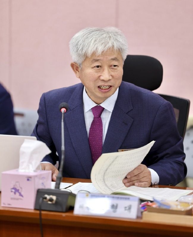 ▲박형대 의원이 강진의료원의 경영정상화 대책을 “비현실적이고 보여주기식 계획”이라며 질타했다. “공공의료 적자 구조는 정부·전남도가 함께 책임져야 한다”고 강조했다.