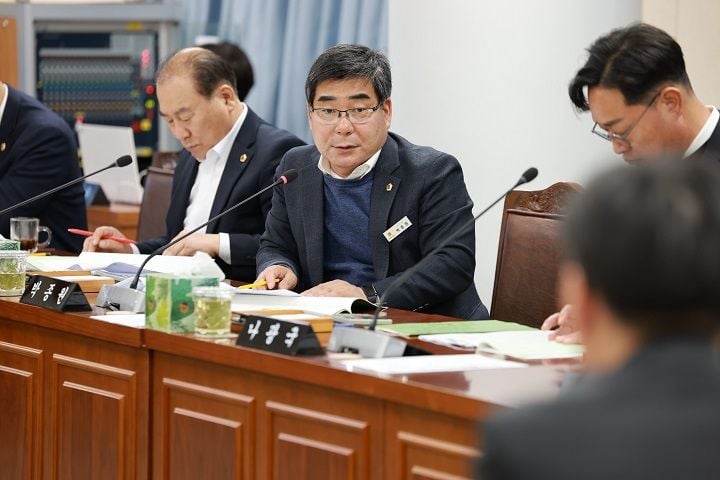 박종원 전남도의원이 119 신고 폭주 대응체계의 부실을 지적하며 “AI 기반 신고 시스템과 백업망 구축이 시급하다”고 강조했다. “재난 대응은 기술 혁신과 대비 체계에서 시작된다”고 말했다.