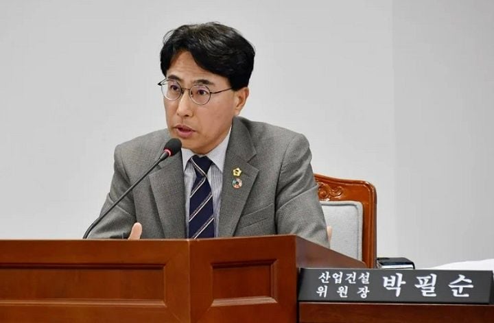 광주 골목상권의 위기를 대응하기 위해 박필순 시의원이 발의한 ‘골목상권 활성화 지원 조례 전부개정안’이 상임위를 통과했다.