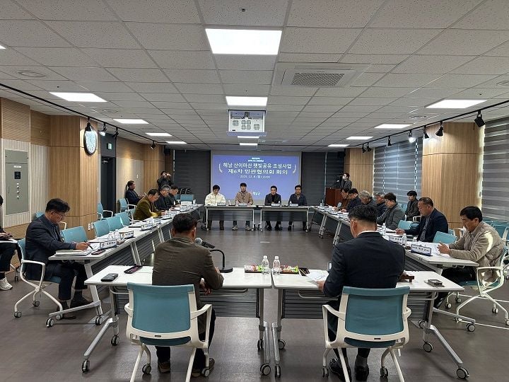 해남군이 산이·마산 일원에 900MW급 태양광 단지를 조성해 RE100 기반 에너지자립도시 구축에 나섰다.