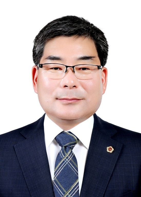 박종원 전남도의원이 호남정책학회에서 관광과 정주가 결합된 ‘체류-생활 복합권역’ 구상을 제시하며, 담양형 인구유입 해법으로 관광·인구정책 통합을 강조했다.