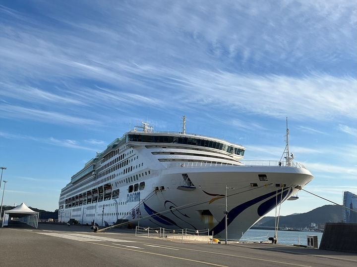 중국 텐진에서 출발한 국제크루즈 ‘드림호’가 지난 21일 여수항에 입항 ⓒ여수시