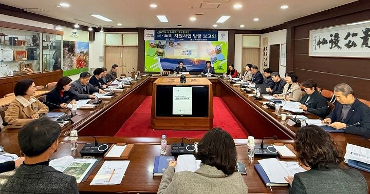 곡성군이 2027년도 국·도비 예산 확보를 위해 선제 대응에 나섰다. 총 25건, 223억 원 규모의 건의 사업을 발굴해 정주환경 개선과 민선 8기 핵심 사업 추진을 위한 재정 동력 확보에 박차를 가하고 있다.