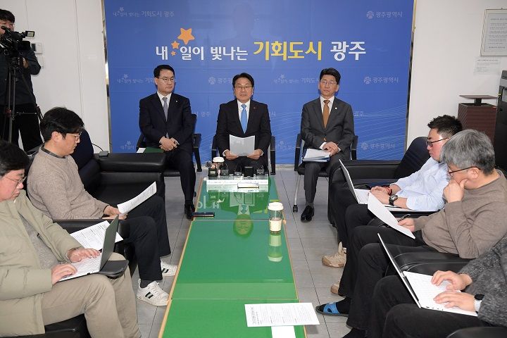 강기정 광주시장이 정부의 광주·전남 행정통합 인센티브 발표에 환영 입장을 밝혔다.