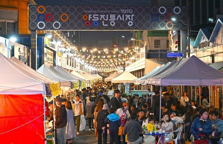 광주 전통시장과 상점가 29곳이 중기부 공모에 선정돼 국비 14억6000만원을 확보했다.