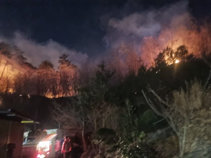 곡성군 교촌길 인근 주택에서 발생한 화재가 소방당국의 신속한 대응으로 조기에 진압됐다.ⓒ 곡성소방서