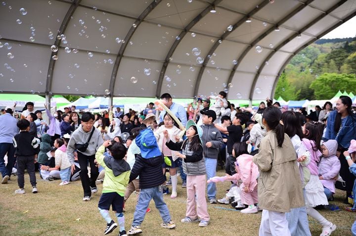 어린이날 행사를 즐기고 있는 아이들 ⓒ보성군