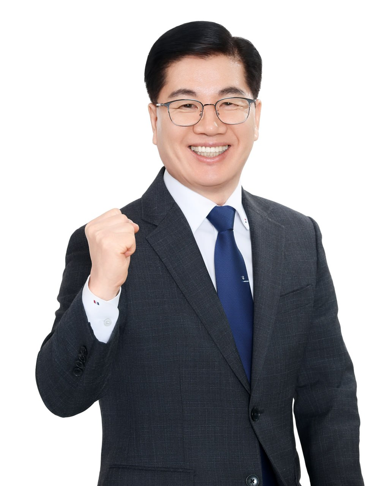 광주 남구청장 출마를 준비 중인 성현출 예비후보가 문화예술 6차 산업을 기반으로 한 지능형 문화도시 조성 공약을 발표했다. 양림동·에너지밸리 등을 중심으로 문화산업 생태계를 구축해 일자리와 지역 경제 활성화를 추진한다.