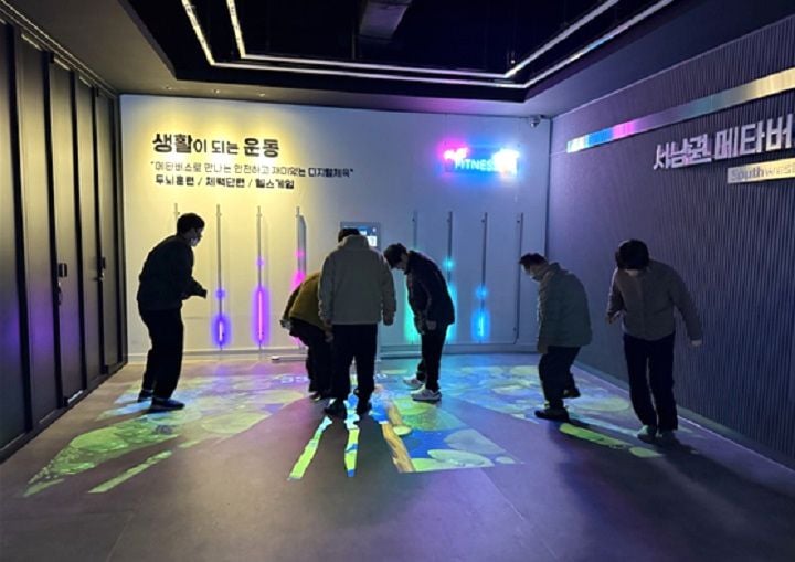 가상융합체험존에서 시민들이 AR 콘텐츠 체험을 하고 있다 ⓒ나주시