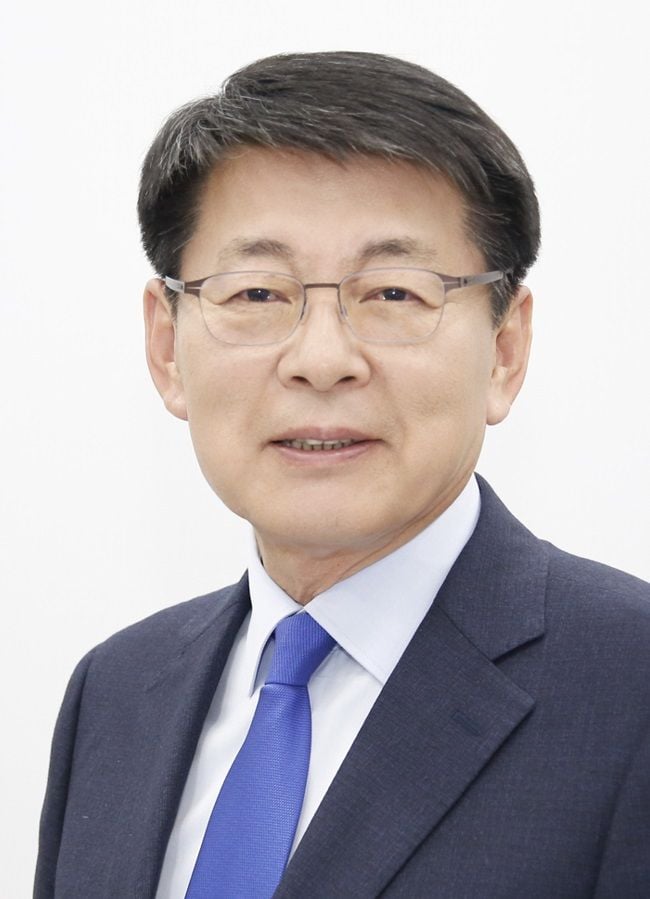 서삼석 의원이 해수부 장관 후보자 인사청문회에서 면세유 가격상한제 적용, 여객선 공영제 도입, 수산직불금 개선 등 해양수산 정책 전반의 제도 보완을 촉구했다.