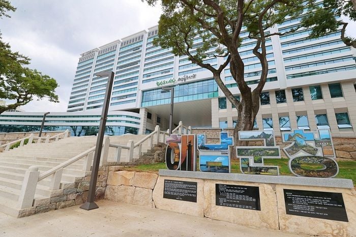 해남군이 2026 매니페스토 공약이행 평가에서 최고등급 SA를 획득하며 8년 연속 최우수 기록을 달성했다.