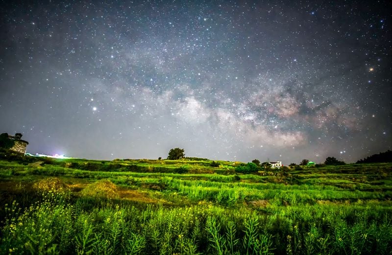 청산도 서편제길에서 촬영한 은하수 ⓒ완도군