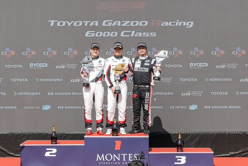 금호 SL모터스포츠팀 이정우 선수, 이창욱 선수, 준피트디 레이싱팀 황진우 선수 ⓒ금호타이어