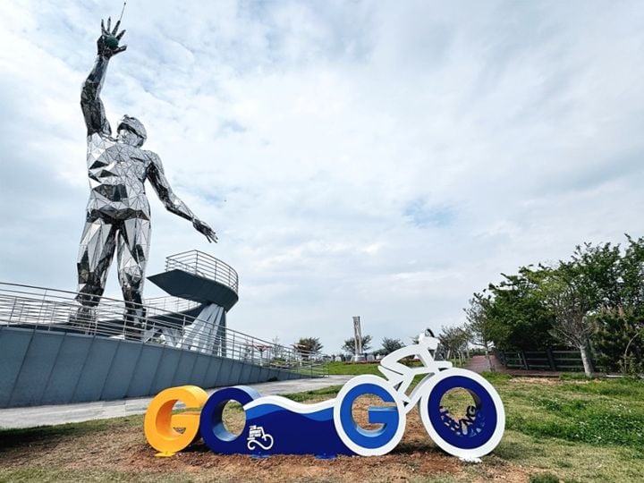 블루마린 자전거 여행 포토존 조형물 ⓒ고흥군