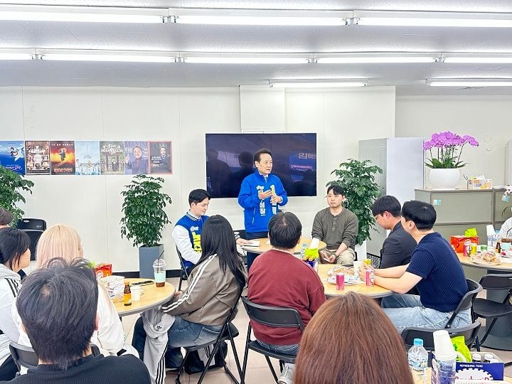 임택 광주 동구청장 후보가 대학생들과 정책 간담회를 열고 주거·안전·교통·취업 문제를 청취했다. 자료 선거사무실 제공