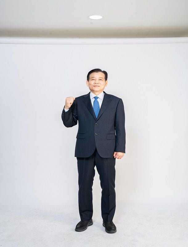완도 지역 현안 해결 역량과 정책 경쟁력이 주요 선거 변수로 떠오르고 있다. 사진 김신 완도군수후보