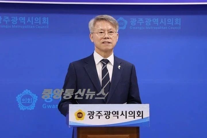 민형배 전남광주통합특별시장 후보가 민주당 지도부와 강호축 철도망 공약을 발표했다.