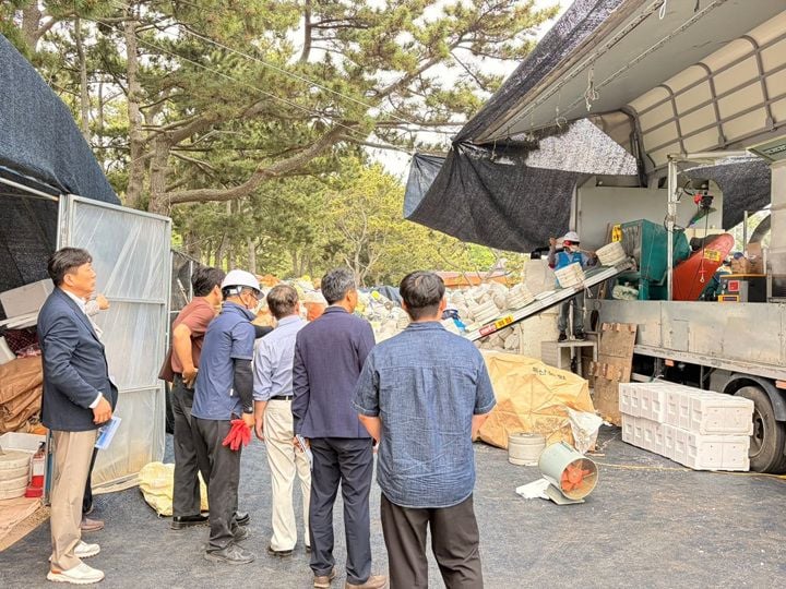 5.19 폐스티로폼 부표 감용기 운영 해양수산부 현장 방문 ⓒ해남군