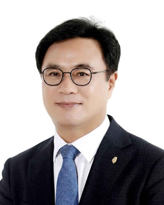 송형곤 전남도의원이 전남광주통합특별시의회 초대 의장 출마를 선언했다