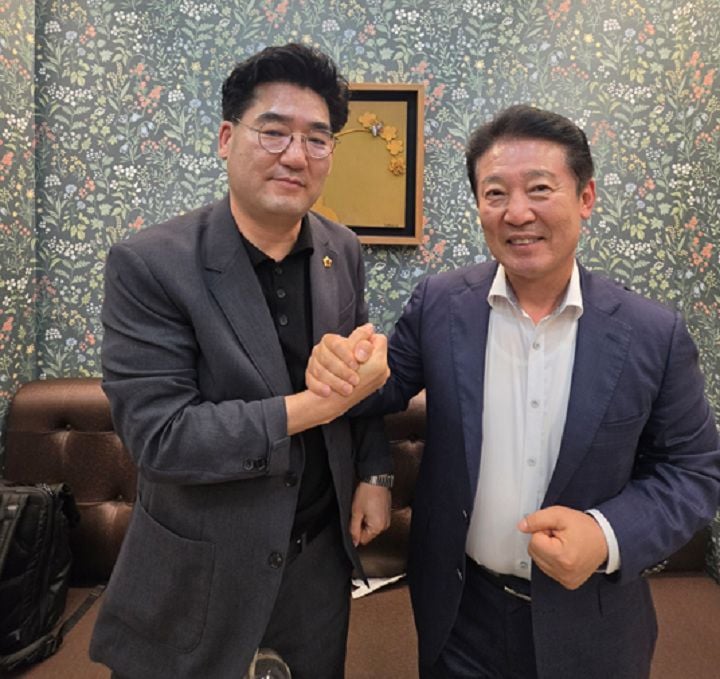 전남광주통합특별시의회 초대 의장 선거를 앞두고 심철의·전경선 의원이 후보 단일화에 합의했다