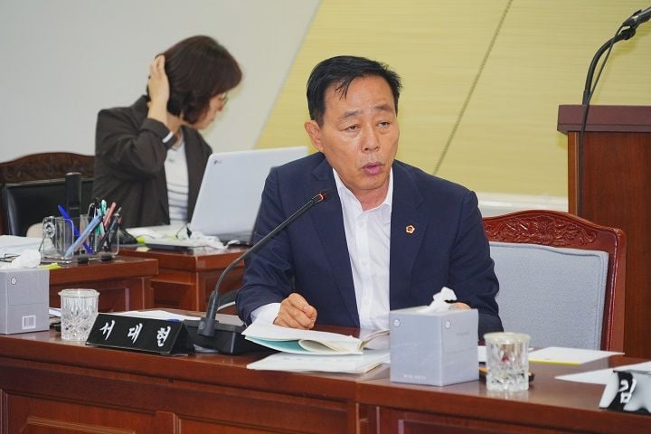 서대현 전남광주통합특별시의원(여수2)이 15일 문화본부 업무보고에서 전남과 광주의 심각한 문화행정 예산 및 인력 불균형을 지적했다.