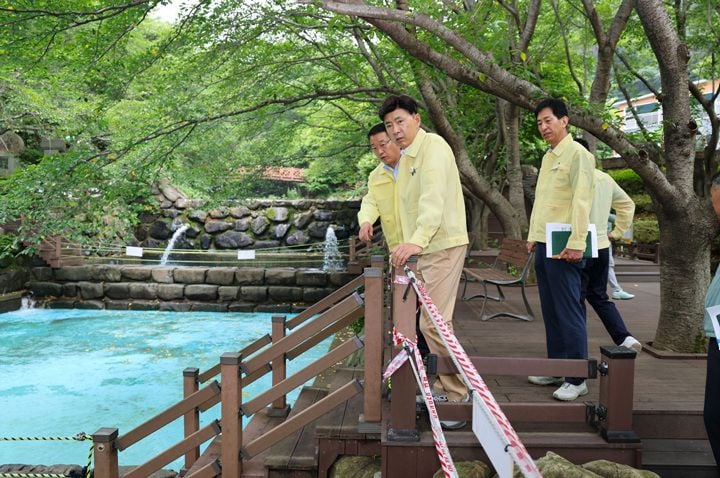 보성군이 김철우 군수 주재로 제암산자연휴양림과 예당습지생태공원 등 주요 다중이용시설 현장 안전점검을 실시하고 25일까지 특별 예방 조치를 이행한다