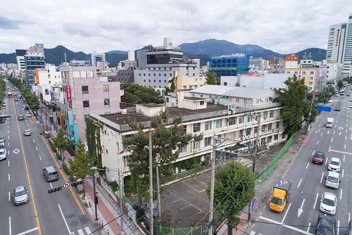 전남광주통합특별시가 옛 광주적십자병원을 290억 원을 들여 ‘5·18대동평화관’으로 조성합니다. 2029년 완공을 목표로 원형 보존과 인권 플랫폼 구축에 나섭니다.