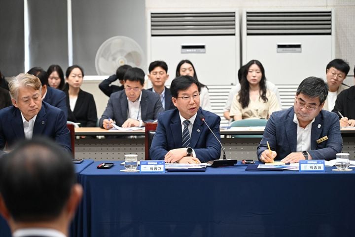 광산구가 광주송정역 일대 52만㎡에 복합환승센터, R&D 타워, UAM 시설을 갖춘 '서남권 환승거점' 조성을 통합특별시에 건의했다. 호남 반도체 클러스터 지원에 속도를 낸다.