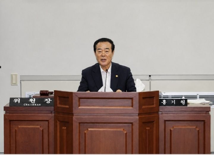전남광주통합특별시의회 홍기월 문화관광체육위원장이 광주의 문화 인프라와 전남의 생태 자원을 융합한 '광역 관광벨트' 조성을 공식화했다. 홍 위원장은 체류형 관광 확대를 비롯해 SOOP 여자프로배구단 연고 유지, 도농 생활체육 격차 해소, 예술인 맞춤형 지원 정책을 추진한다.