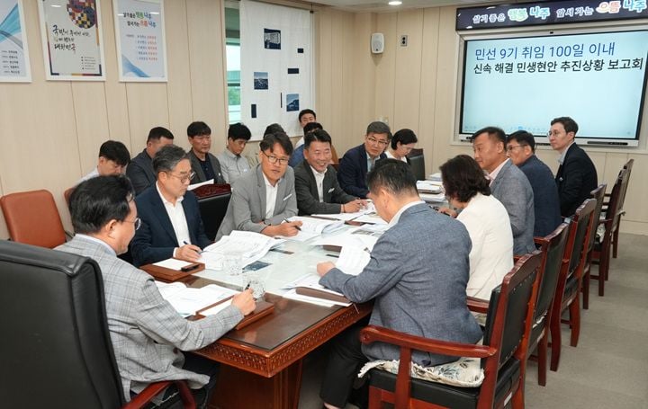 나주시가 추석 전 시민 1인당 20만 원의 민생회복지원금을 지급하고 나주사랑상품권 할인 확대와 생활안전 시설 정비 등 37개 민생 과제를 속도감 있게 추진한다.