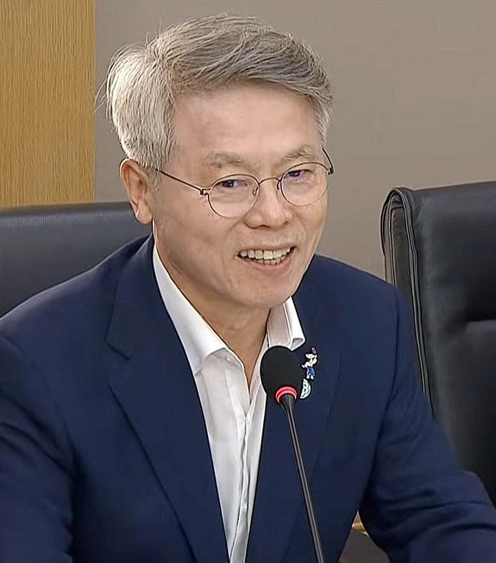 민형배 전남광주통합특별시장이 11일 제35회 국무회의에 참석해 개막을 앞둔 '2026 여수세계섬박람회'에 대한 정부 지원과 이재명 대통령의 참석을 건의했다.