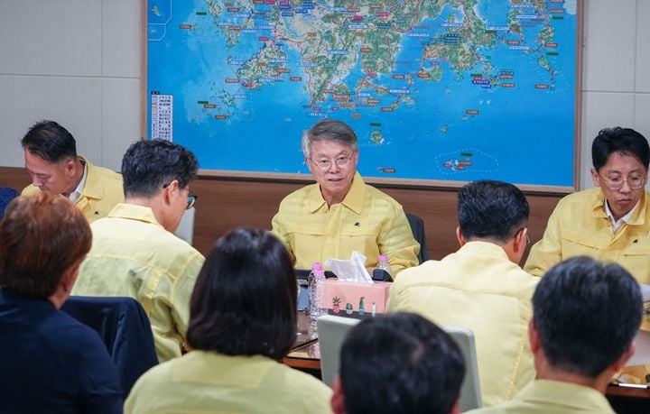전남광주통합특별시가 가뭄에 따른 농작물 피해를 막고자 특별교부세와 재난기금 등 55억 원을 확보해 용수 취약지역에 긴급 지원한다