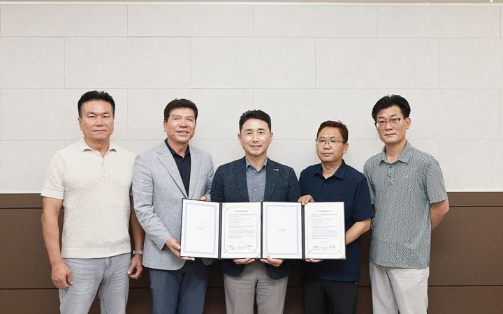 함평군이 목우에이치텍, 성원에스피와 281억 원 규모의 투자협약을 체결했다.