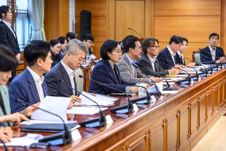 국무총리 주재 제1차 전남광주통합특별시 지원위원회에서 2027년 5조 원 재정인센티브 지원 방안이 확정됐다.