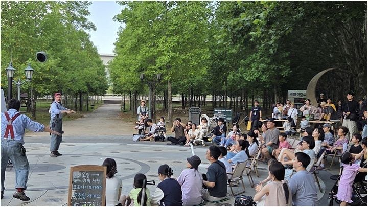 담양군문화재단 '문화요일 이짝저짝'이 17회차를 성료하고 16일 소쇄원에서 지역예술인 공연 <소쇄풍류>를, 10월 죽녹원에서 하반기 공연을 개최한다.