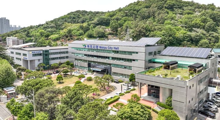 목포시가 국립의과대학 후보대학 추천안의 위법성을 지적하며 교육부와 대통령실에 반려 및 전면 재검토를 촉구했다. 서남권 주민 반발 속에 공정 절차 회복을 요구하며 총력 대응을 이어간