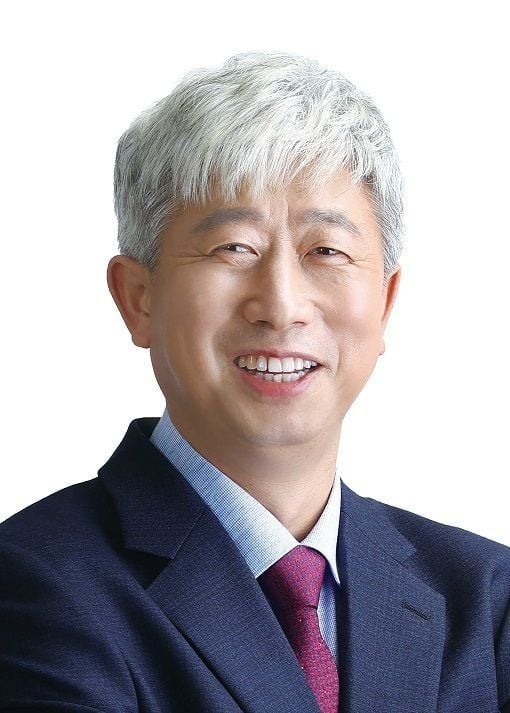 전남광주통합특별시가 도시철도와 도로사업 지방채 1,904억 원을 발행한 가운데 관련 사업비 2,132억 원이 이월돼 재정 관리 개선 요구가 나왔다.