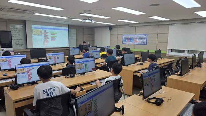 순천시가 전남광주통합특별시교육청 동부청사 및 동부권 과학고 유치를 추진한다. 2031년 해룡권 고등학교 개교와 교육혁신선도지역 지정을 통해 청년 정주 기반을 확장한다.