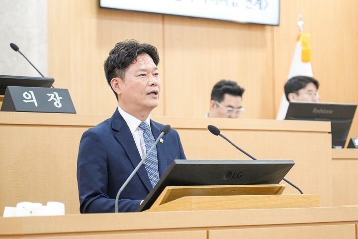 서상기 전남광주통합특별시 남구의원이 정부 복합센터 지원사업을 활용해 백운·양림·사직·방림권역에 공공수영장을 갖춘 생활체육시설을 조성하자고 제안했다.