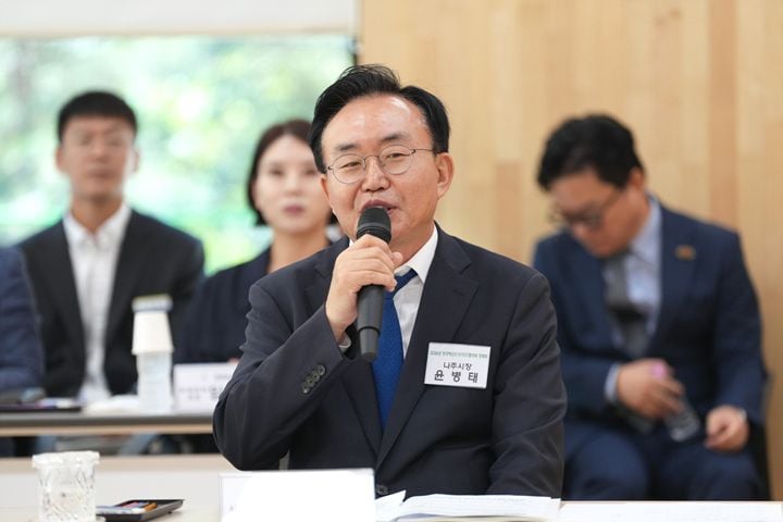 윤병태 나주시장이 제19기 전국혁신도시협의회장에 선출됐다. 협의회는 공공기관 2차 지방 이전과 정주 여건 개선 등 4대 과제를 정부에 건의하고 공동 대응에 나선다.