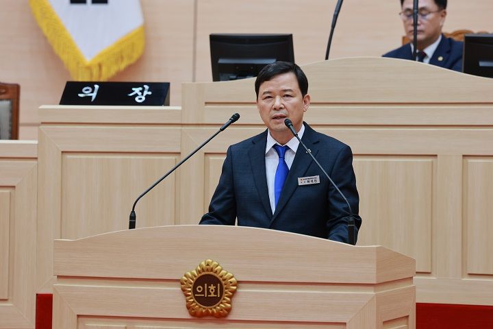 허석진 전남광주통합특별시의원이 약 938억 원 규모의 국회도서관 광주분원을 북구 중외공원에 유치하고 전담 TF를 가동하자고 촉구했다.