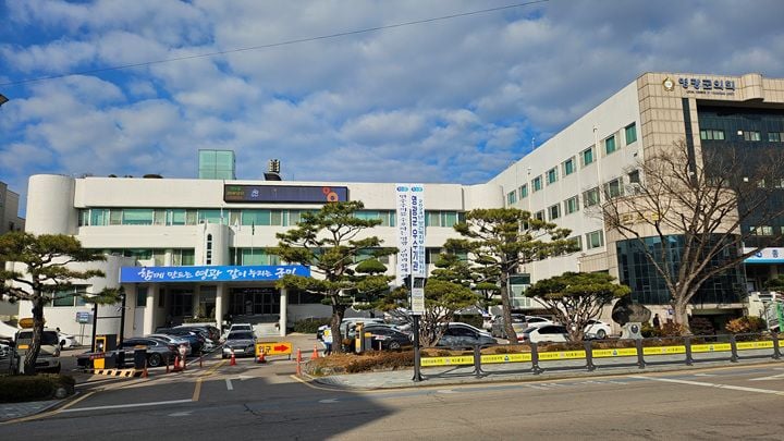 영광군이 12월까지 관내 농지 3만 3천여 필지 전수조사를 실시한다. 투기는 엄단하고 고령·상속 농가는 계도 중심으로 지원한다.
