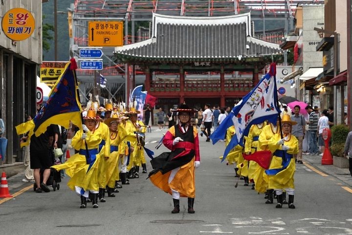나주문화재단이 10월 9일 영산강정원에서 300명 규모의 '나주목사 부임행차' 퍼레이드를 선보인다.