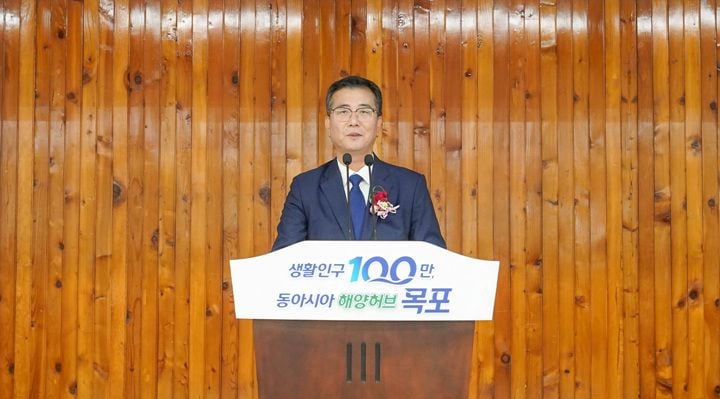 강종철 제52대 목포시 부시장이 10월 6일 취임했다. 전남도 주요 요직을 거친 강 신임 부시장은 조석훈 전 부시장의 뒤를 이어 강성휘 시장과 함께 목포 시정을 끌어간다.