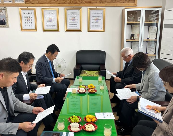 장영철 제32대 함평군 부군수가 취임식을 생략하고 업무를 시작했다. 대한노인회와 지역 주요 기관을 방문해 현안을 공유하고 민선 9기 성공을 다짐했다.