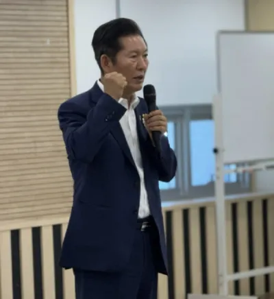 정청래 의원 북콘서트 성황, 3천 인파 “내란 완전종식” 한목소리