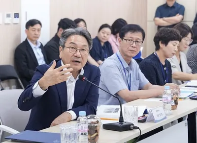 강기정 광주시장, 정은경 복지부장관과 돌봄 실행 현장간담회 참석